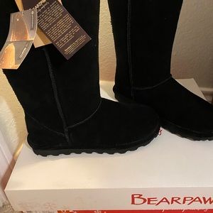 Brand New! Lined boots size 6
